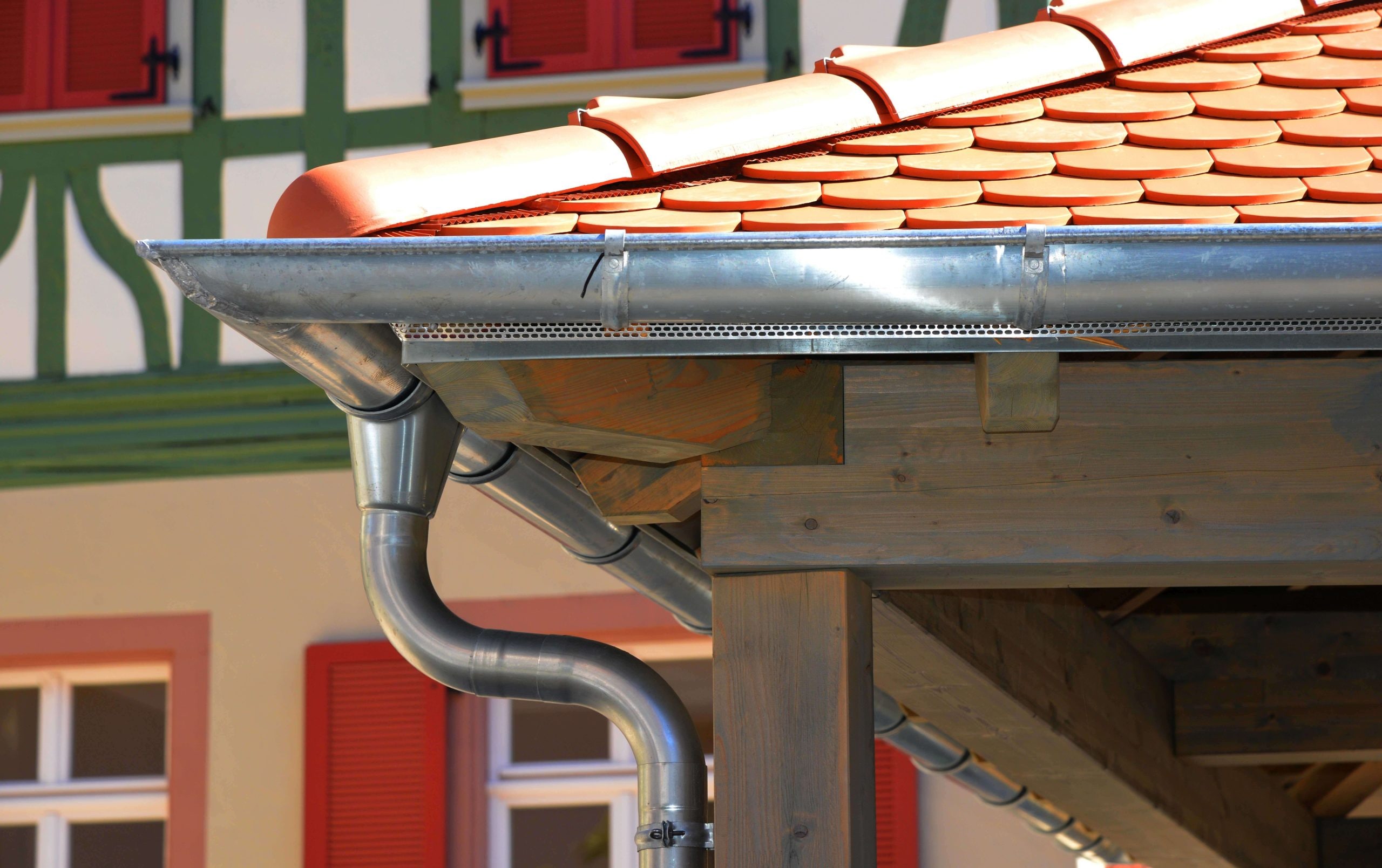 Corrosion-resistant steel gutters for effective rainwater drainage in Vancouver