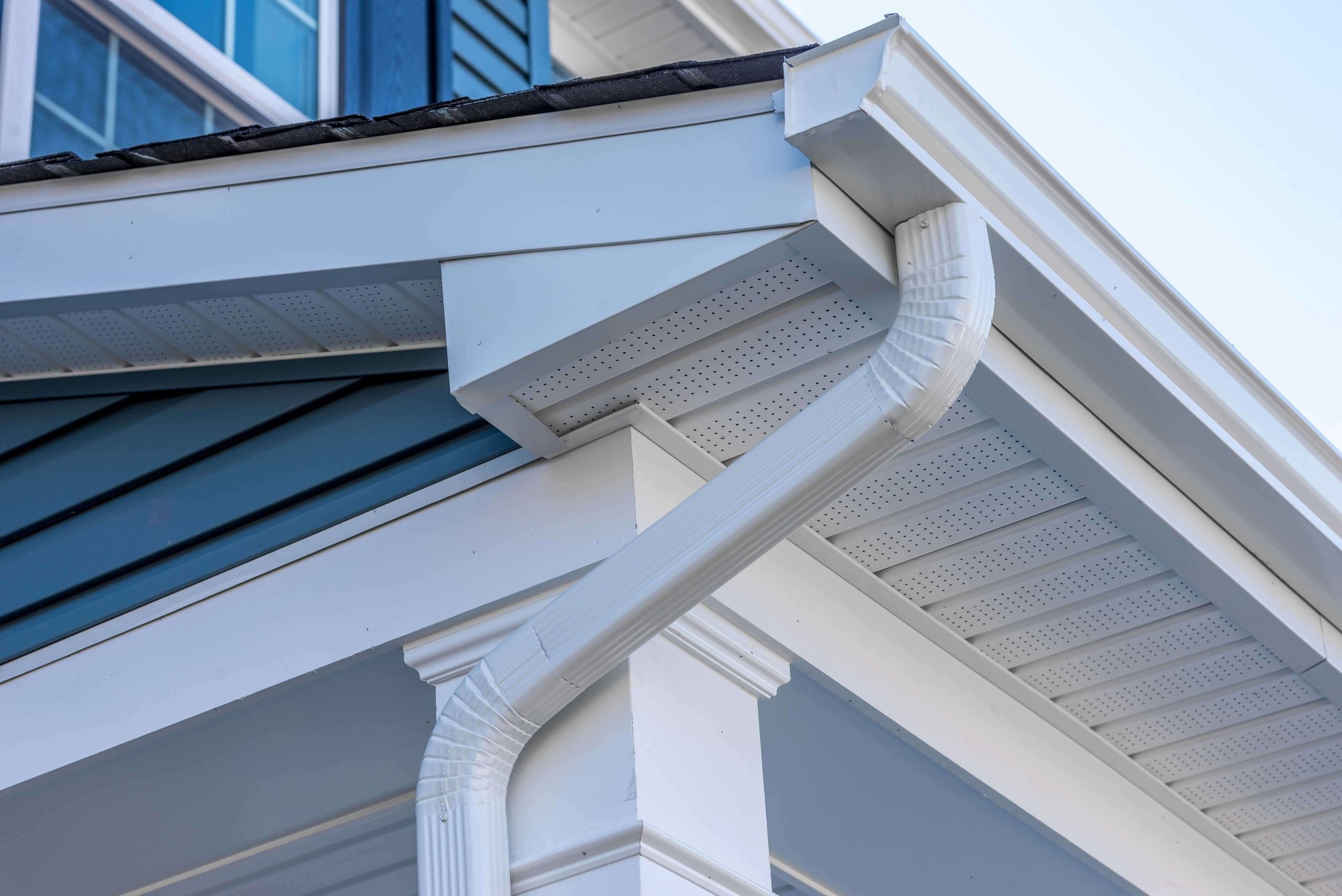 Low-maintenance vinyl gutters for rainwater management in Vancouver